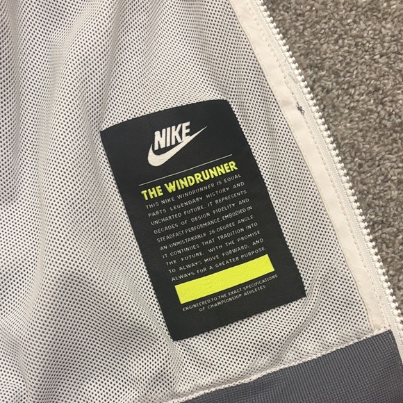Nike Men's Two-Tone Windbreaker - Picture 7 of 7